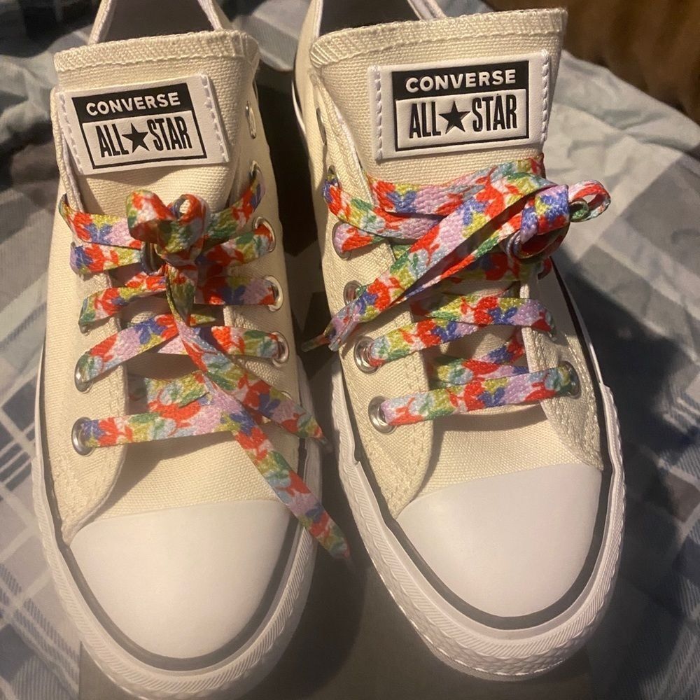 NWT CONVERSE SNEAKERS​​